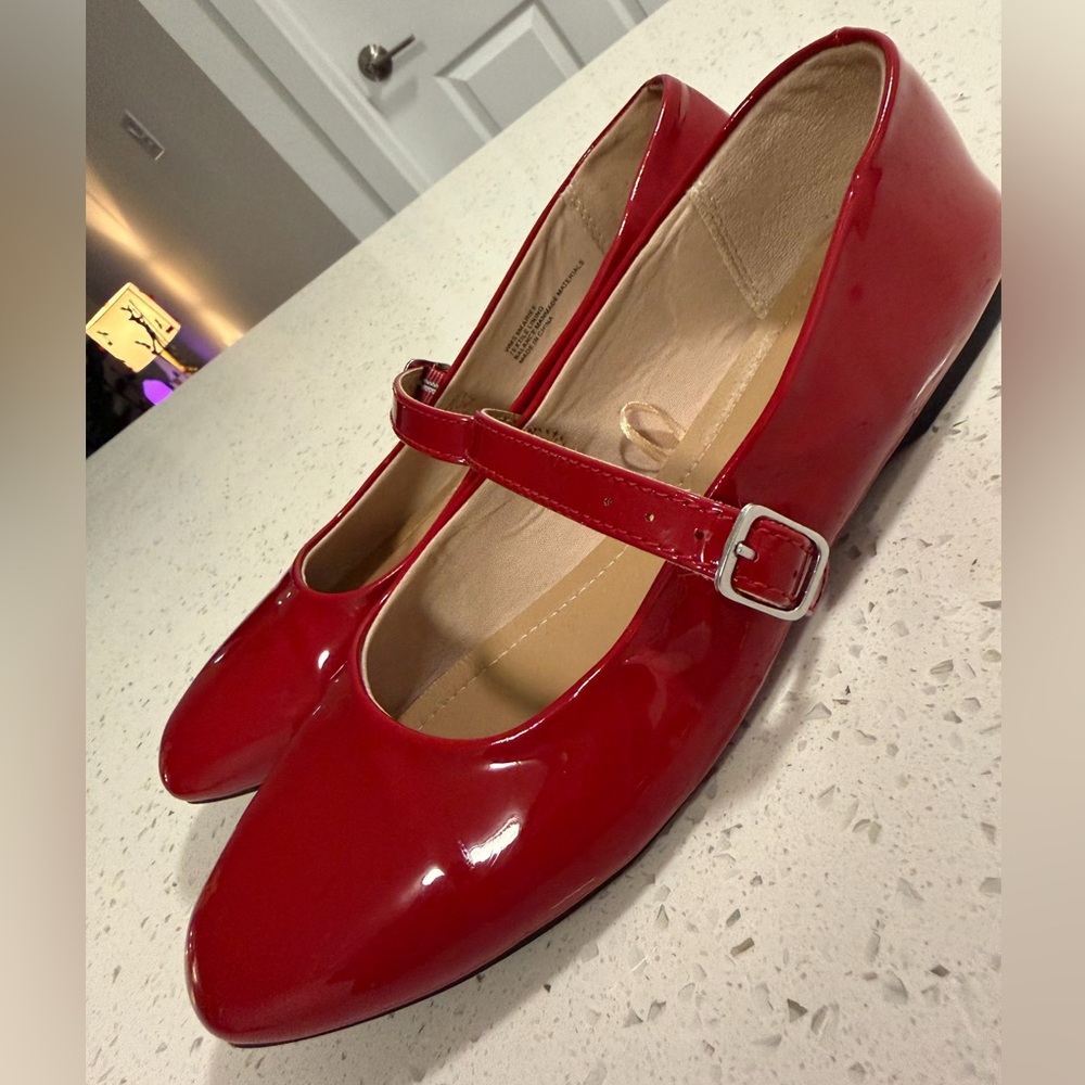 New Report Red Shoes with Tags